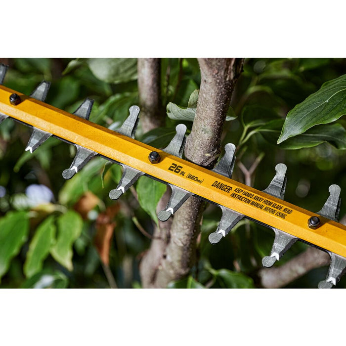 DeWALT DCHT870T1 60V FLEXVOLT 26" Brushless Hedge Trimmer Kit w/ 6Ah Battery