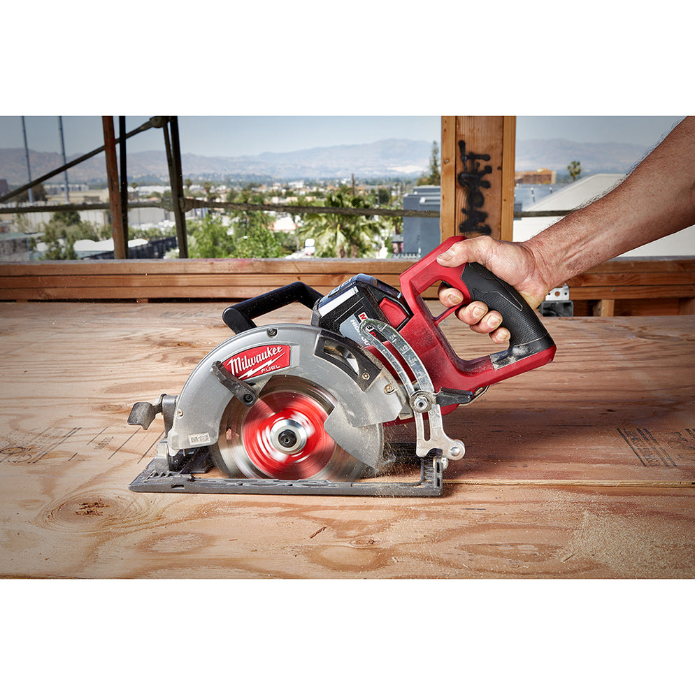 Milwaukee 2830-20 M18 FUEL 18V 7-1/4 Inch Rear Handle Circular Saw ...