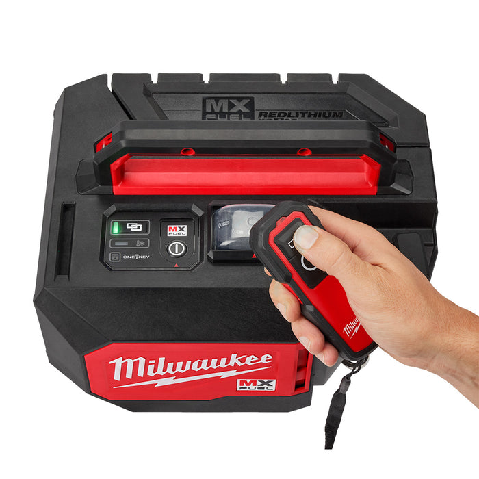 Milwaukee MXF370-82XC MX FUEL Cordless Heavy Duty Concrete Vibrator - Recon